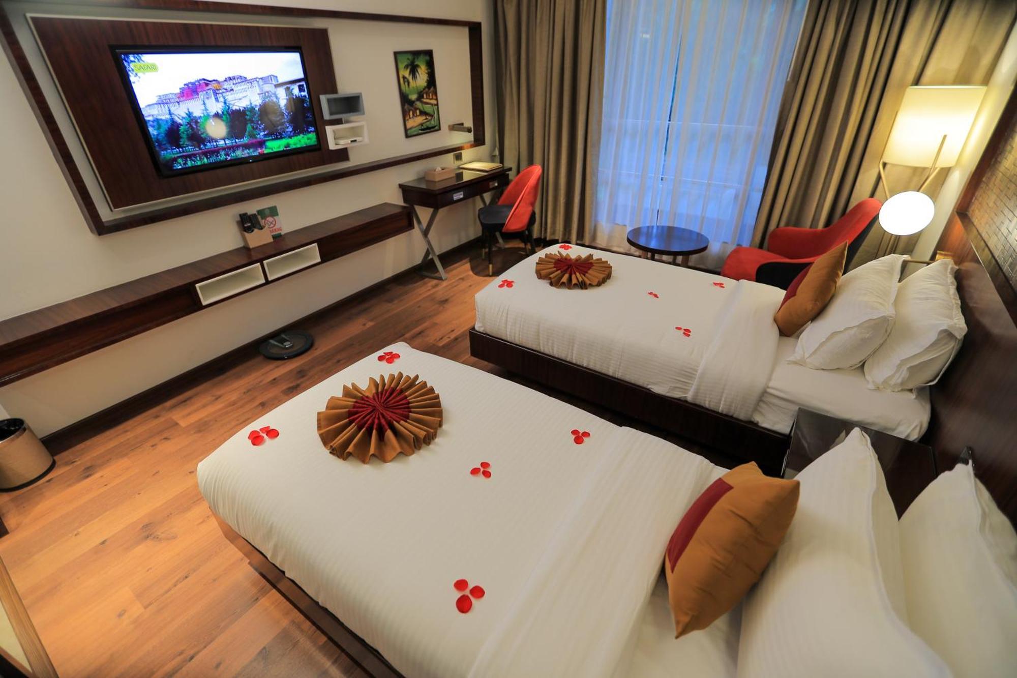 Saugandhika West Gate Hotell Wayanad Eksteriør bilde