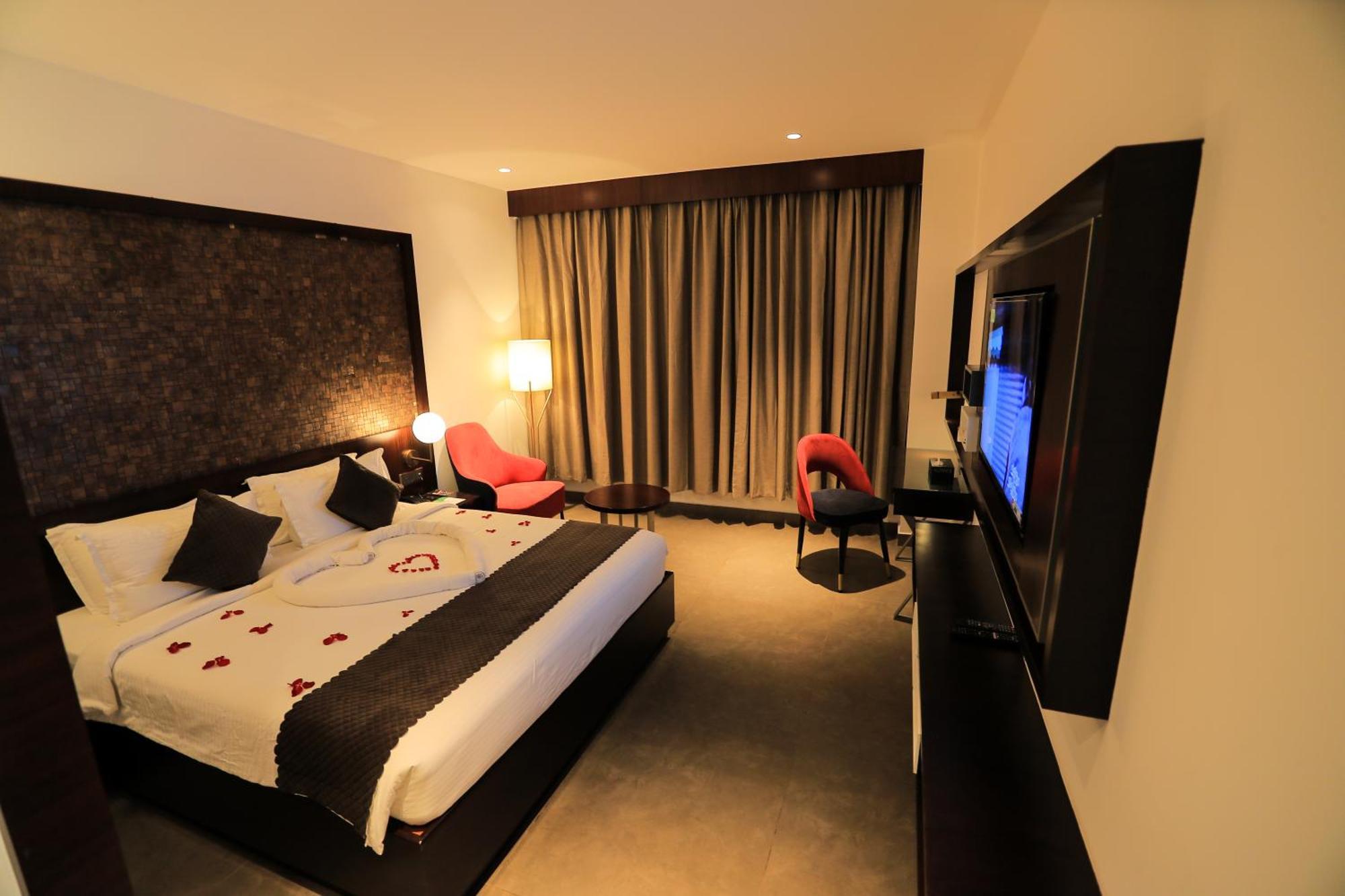 Saugandhika West Gate Hotell Wayanad Eksteriør bilde